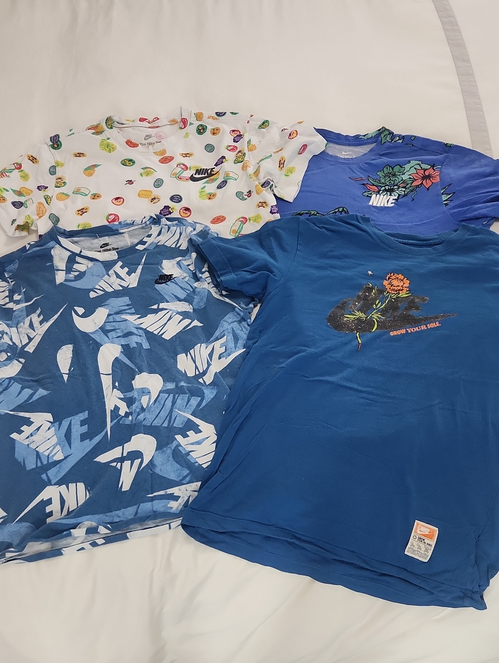 Men's Nike Multicolor & Blue Graphic Short-Sleeve Tees